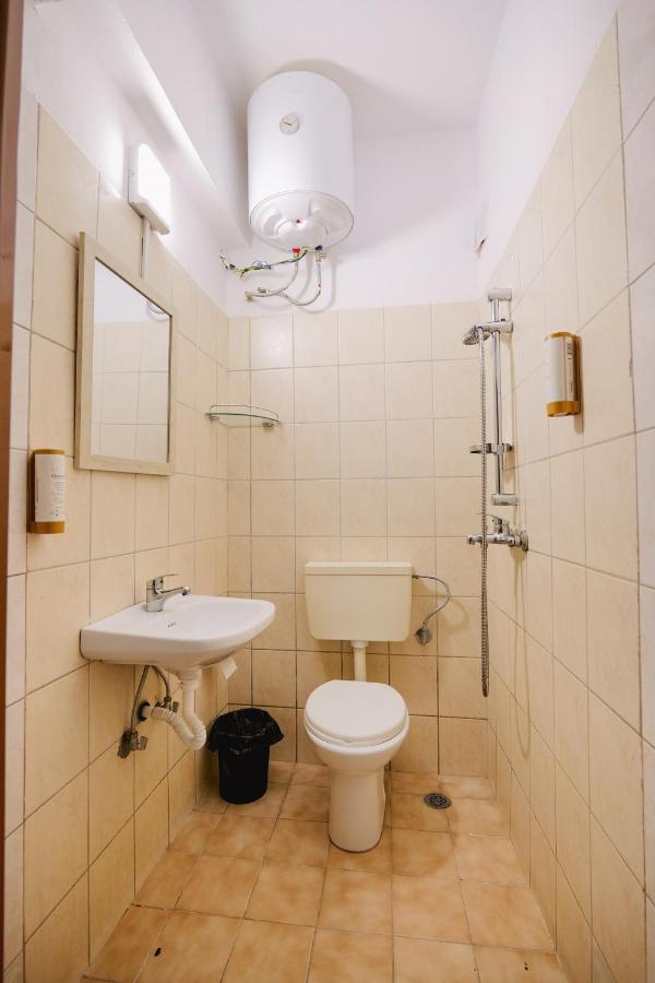 Mema Rooms Himare Exteriör bild