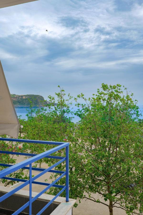 Mema Rooms Himare Exteriör bild