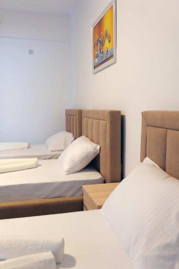 Mema Rooms Himare Exteriör bild