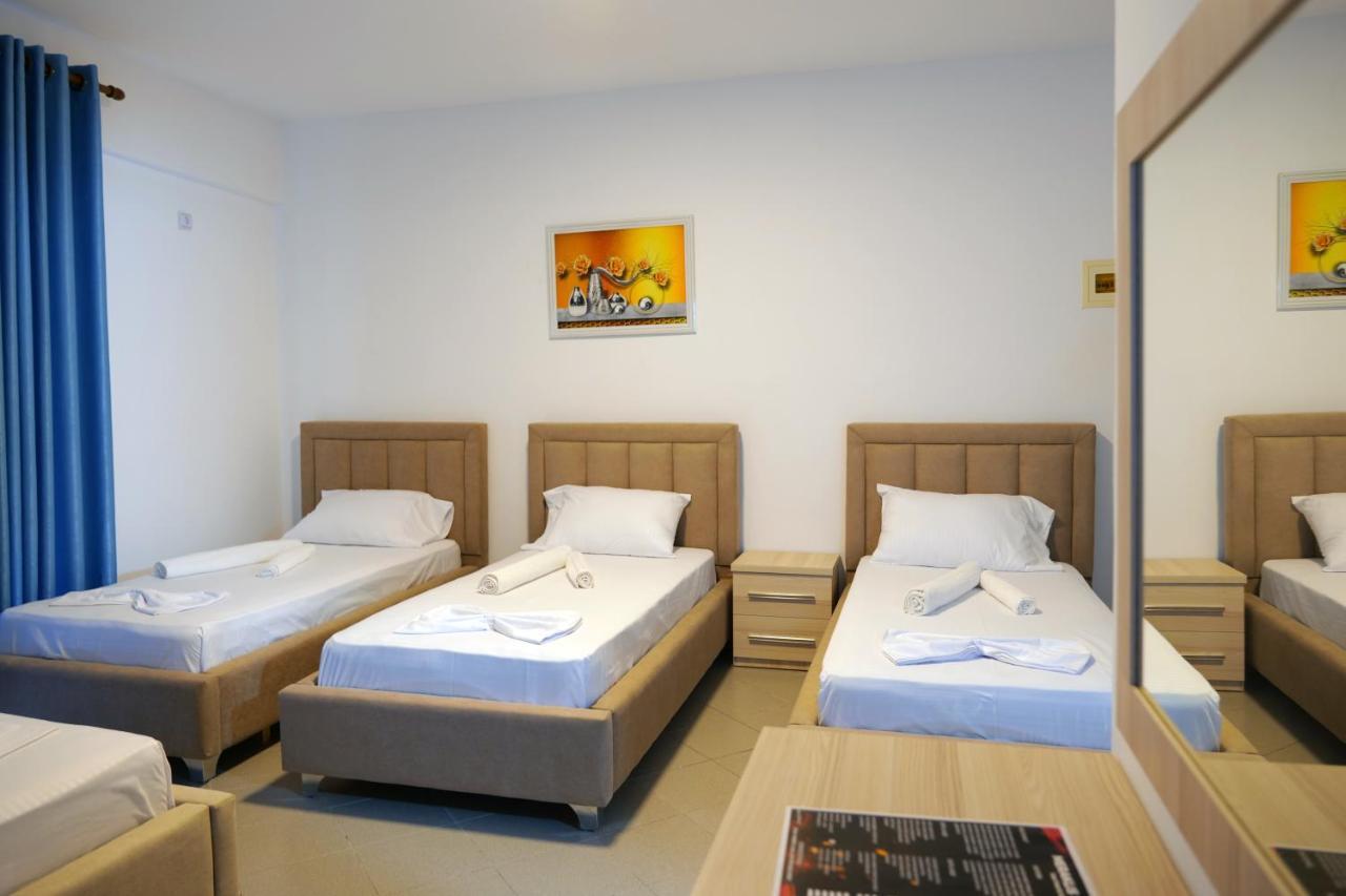 Mema Rooms Himare Exteriör bild