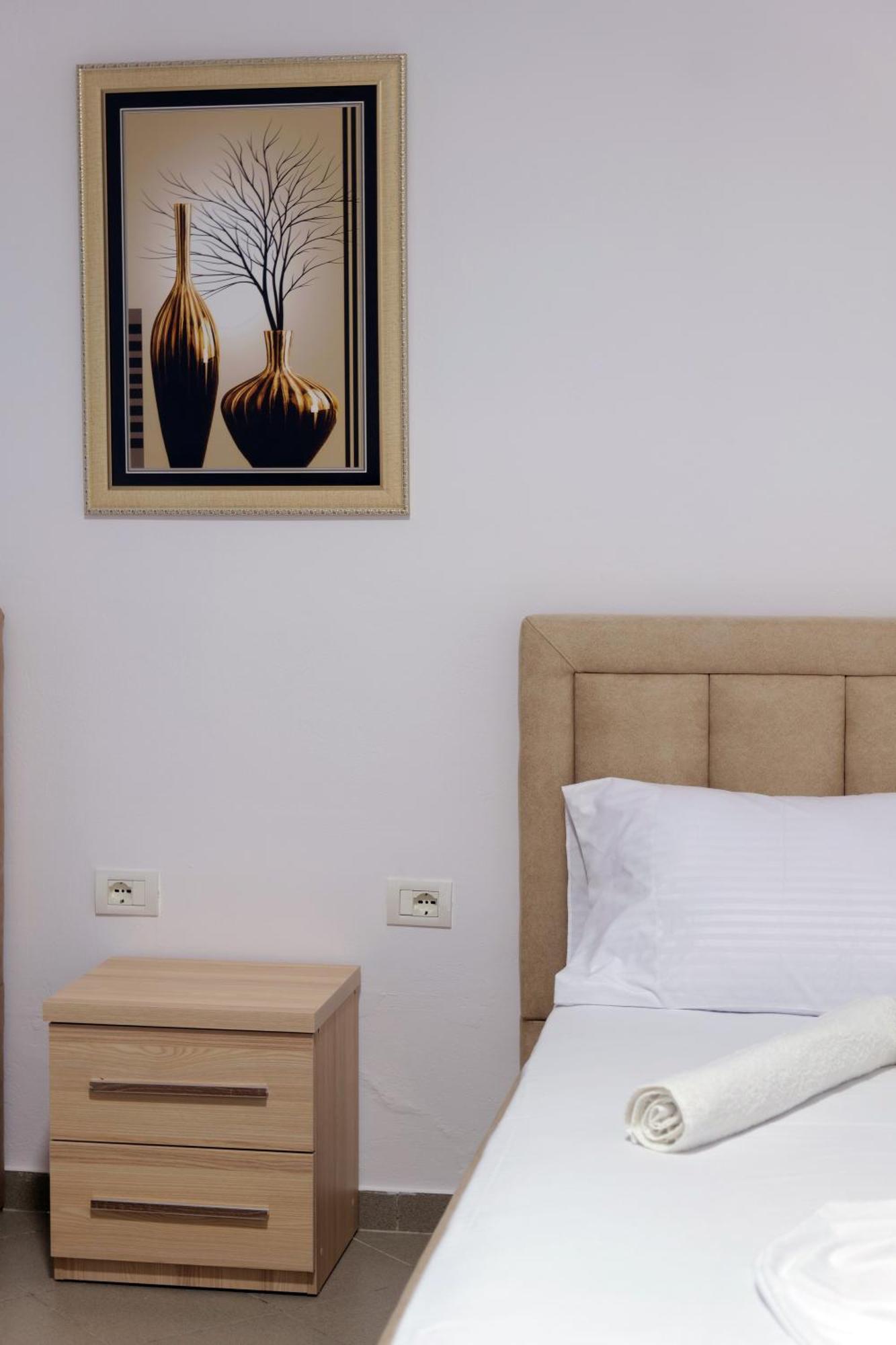 Mema Rooms Himare Exteriör bild